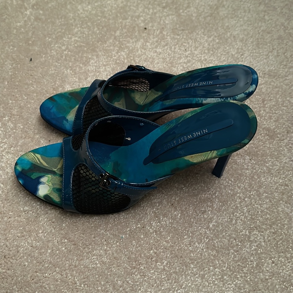 Heels - Picture 2 of 3